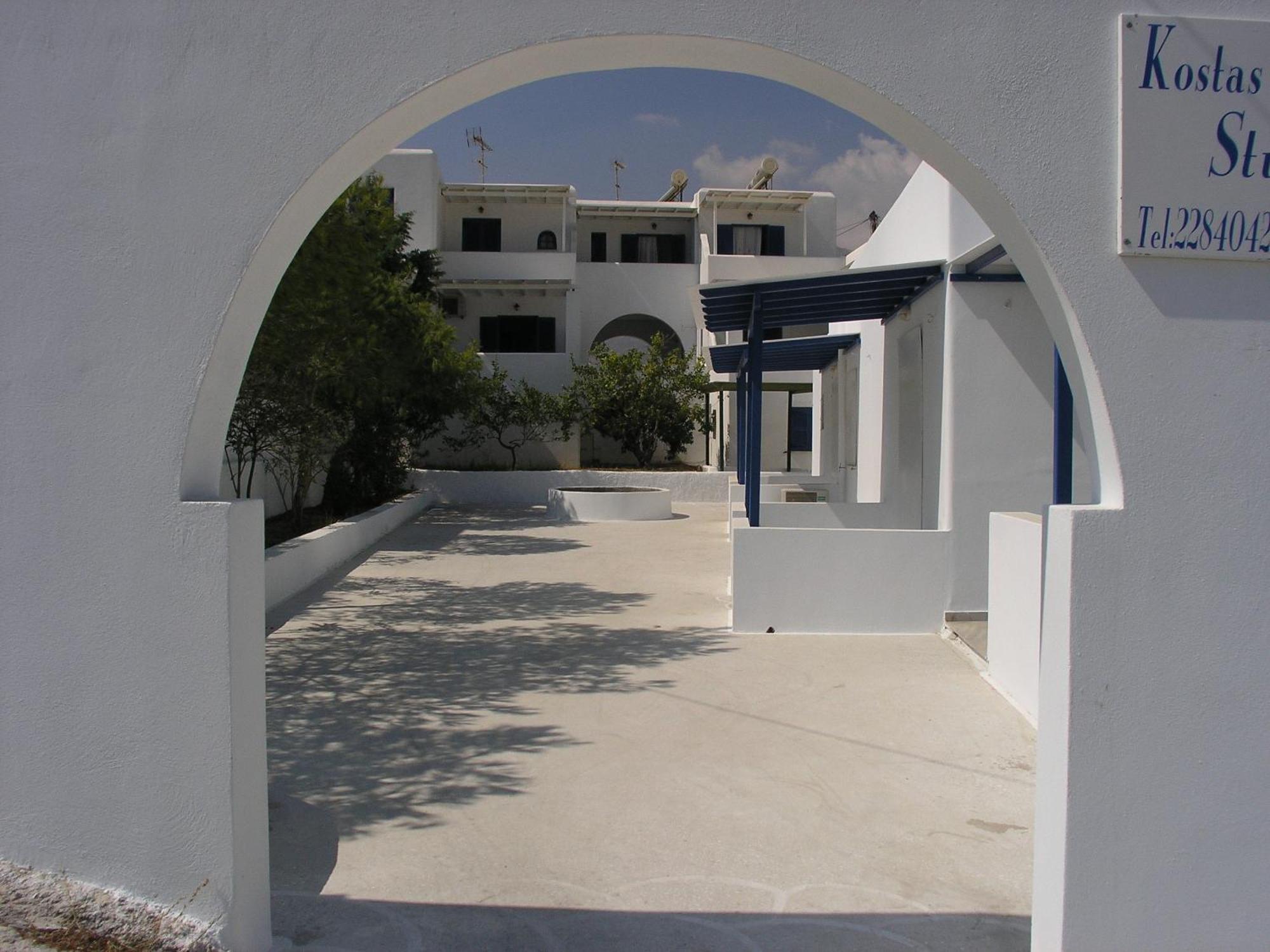 Caeli Paros By Kostas & Joanna Studios Логарас Экстерьер фото