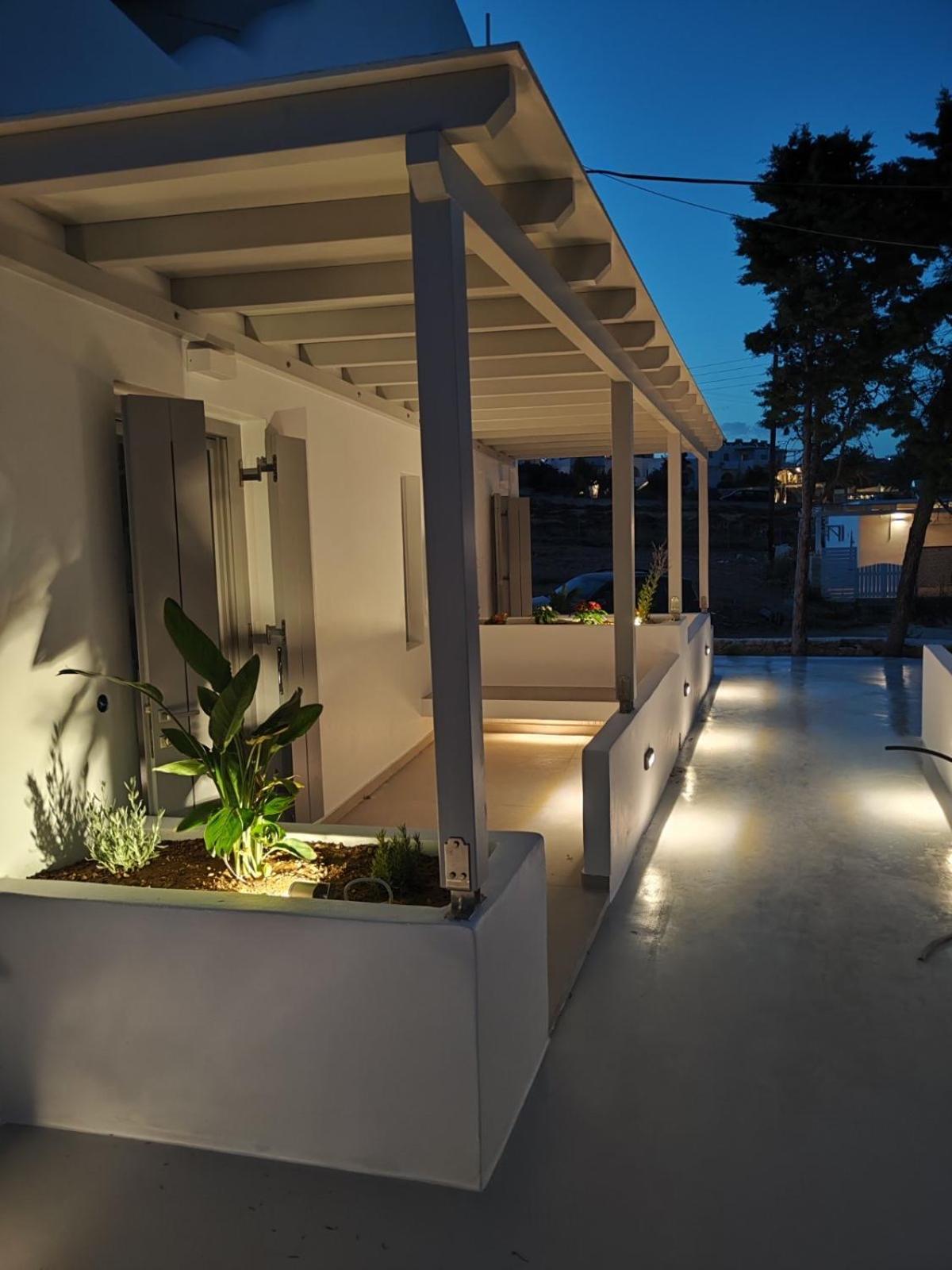 Caeli Paros By Kostas & Joanna Studios Логарас Экстерьер фото