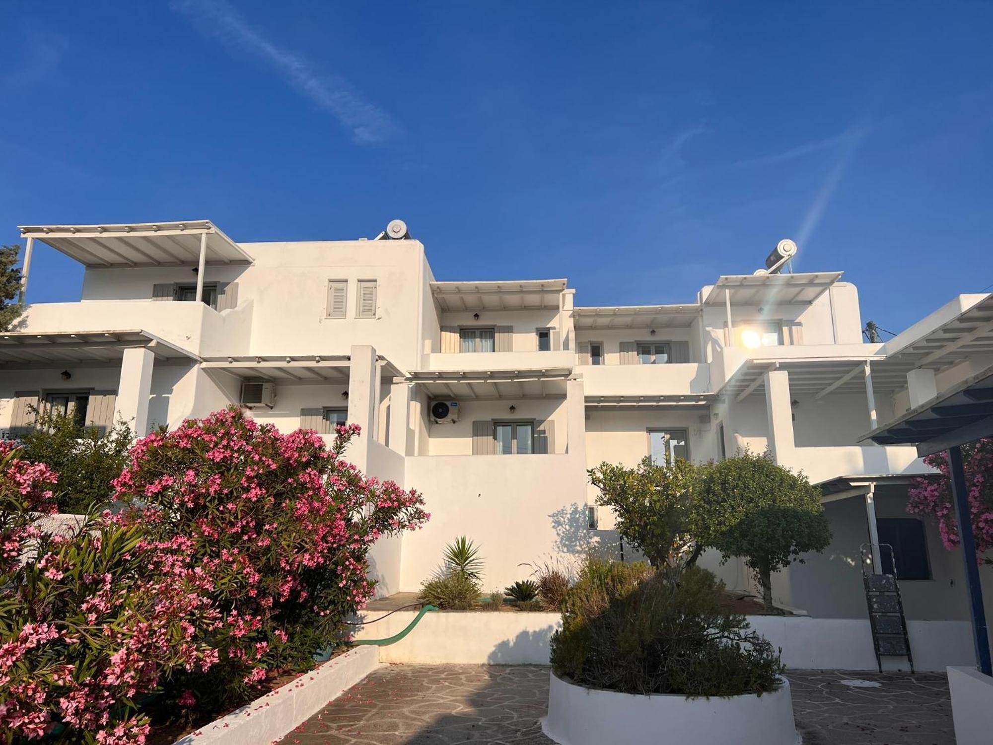 Caeli Paros By Kostas & Joanna Studios Логарас Экстерьер фото