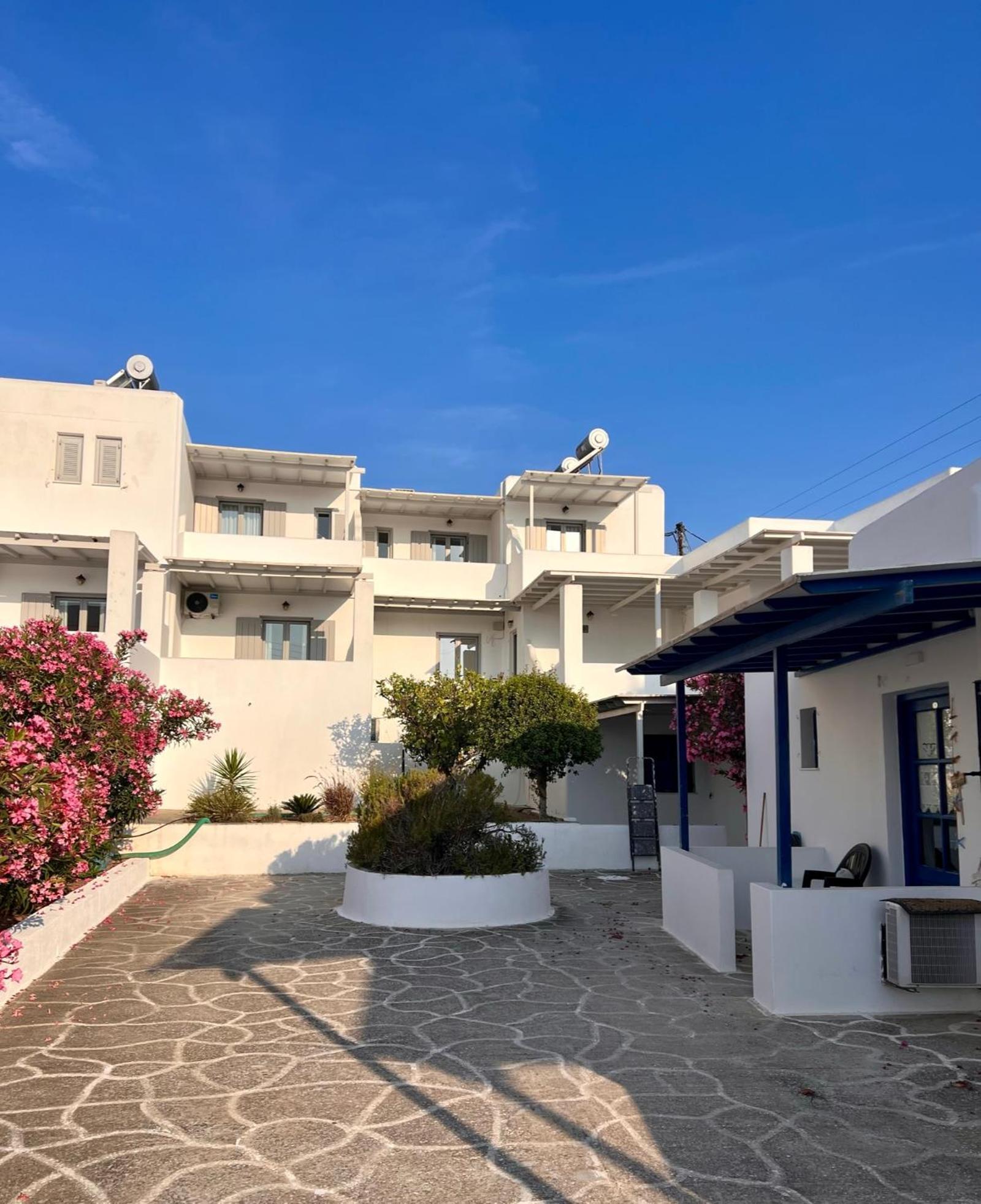 Caeli Paros By Kostas & Joanna Studios Логарас Экстерьер фото